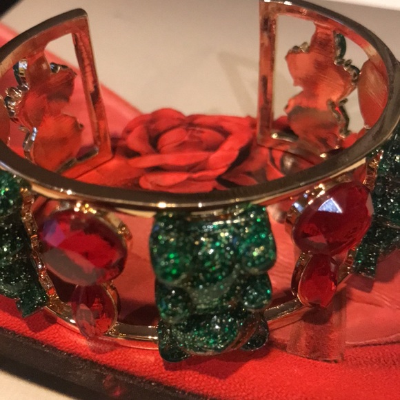 Authentic Betsy Johnson Cuff Bracelet New with tag - Picture 13 of 14